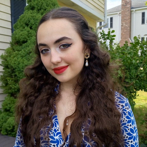 Headshot of Eva Sanborn